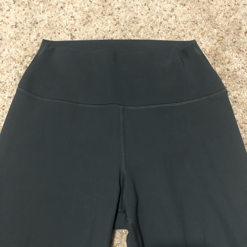ALO Yoga High Waisted Ripped Warrior Leggings Grey - Picture 4 of 13